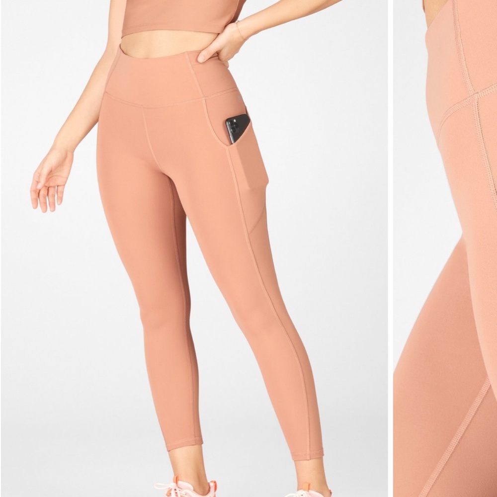 NWT Fabletics Oasis High-Waisted 7/8 w/ pockets